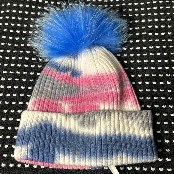 Lemonwood Toque with Pom Pom - Picture 5 of 14